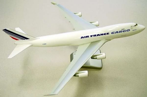 http://i465.photobucket.com/albums/rr20/up2dsky89/Hogan/AirFranceB747F.jpg