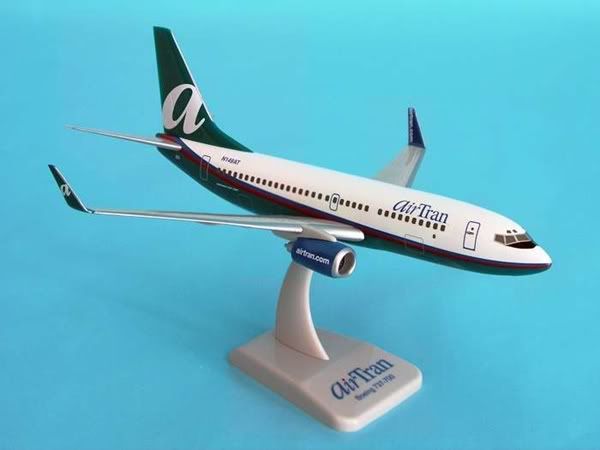 http://i465.photobucket.com/albums/rr20/up2dsky89/Hogan/AirtranB737-700.jpg