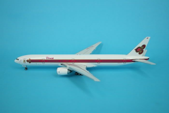http://i465.photobucket.com/albums/rr20/up2dsky89/Phoenix/ThaiAirways.jpg
