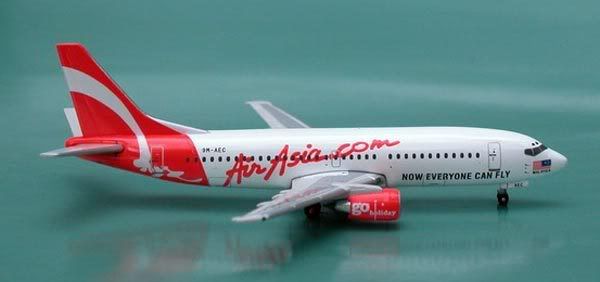 http://i465.photobucket.com/albums/rr20/up2dsky89/Phoenix/airasia.jpg