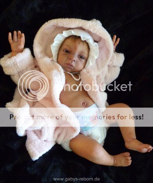 Beautiful baby Outfit and Assesoiresand Reborn Birth Certificate ( You